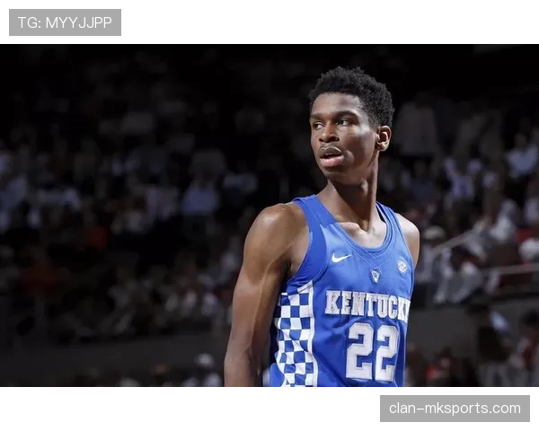 雷霆佩科中心爆发惊人吼声,引发全场震撼关注 雷霆佩科中心爆发惊人吼声,引发全场震撼关注