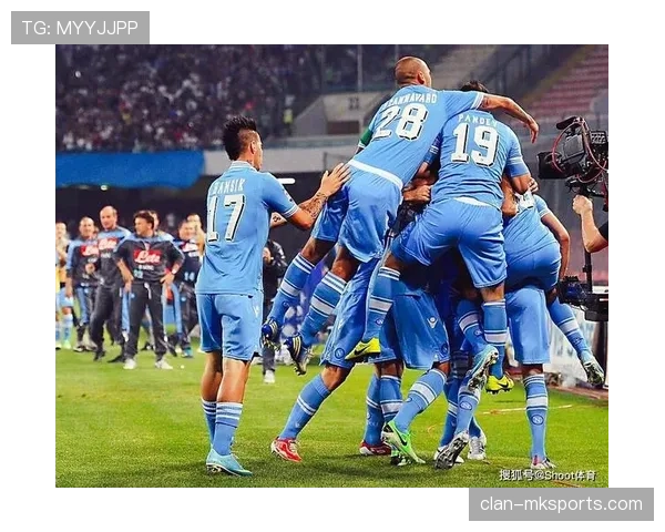 米特罗维奇独特射门助球队逆转取胜 状态回暖成焦点