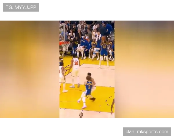 奥布拉克出球能力惊艳全场，门将化身后场“指挥官”引领球队攻防转换