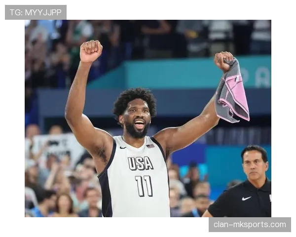 西蒙斯挡拆为恩比德制造错位提升终结效率